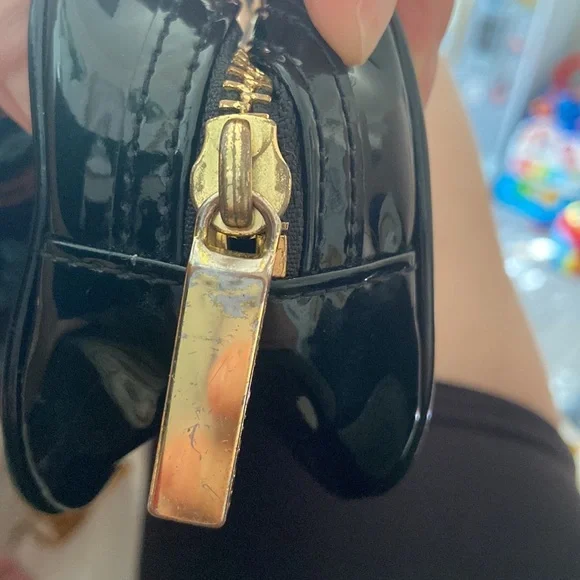 Tory Burch black stacked patent leather cosmetic case - Picture 4 of 4